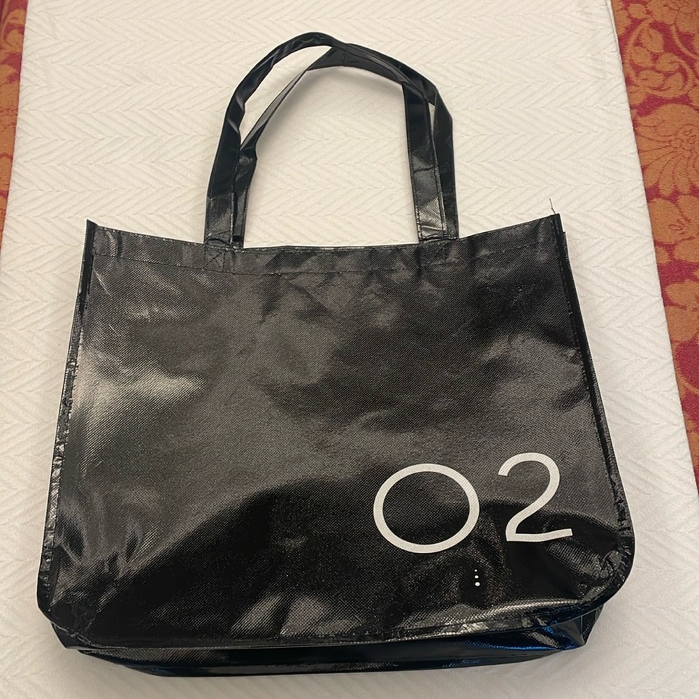 NWOT O2 tote bag